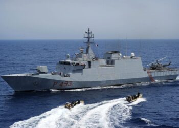 Quelle différence faut-il faire entre corvette, aviso et frégate ? Entre contre-torpilleur, torpilleur et destroyer ?