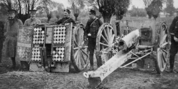 Canon de 75 avec son caisson d'obus